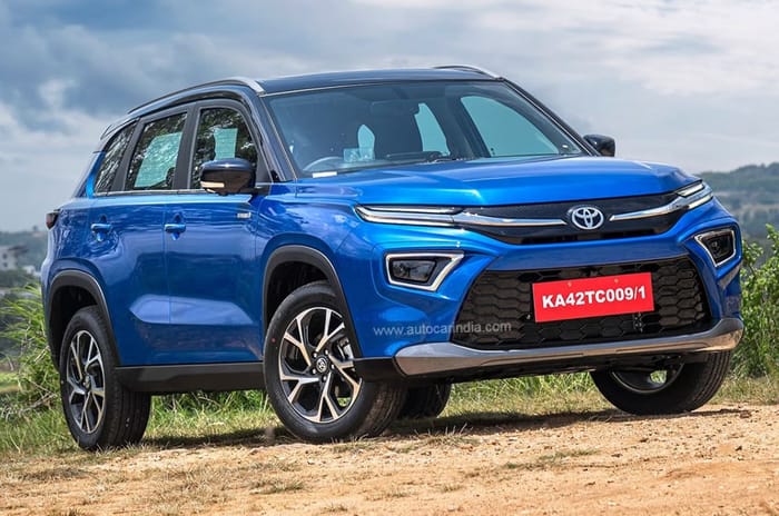 Toyota Urban Cruiser Hyryder front