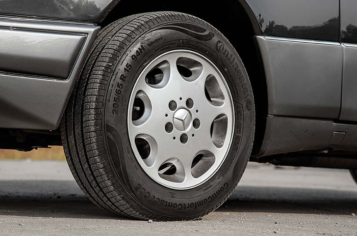 Mercedes-Benz EQC vs W124: Hello Grandpa