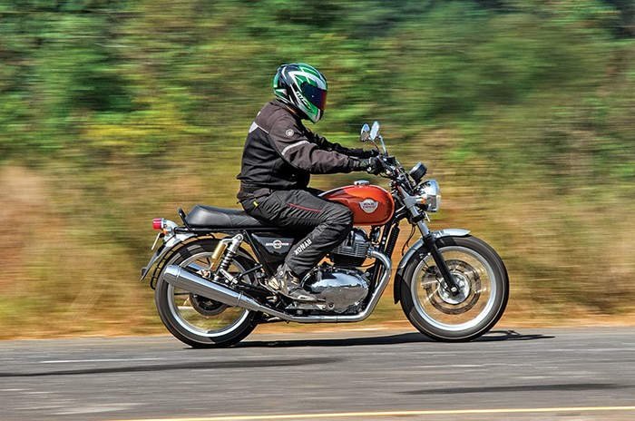 Choosing between the Royal Enfield Interceptor 650 and the Jawa Perak