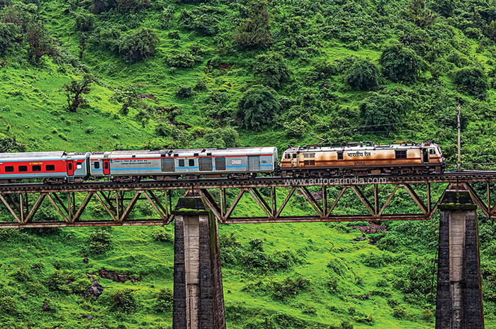 Formula E: Audi e-tron Vs Rajdhani