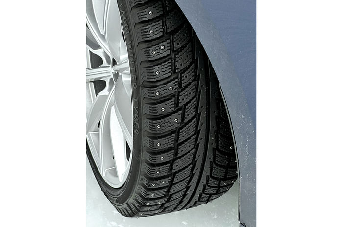 Feature: Drifting and sliding Audis on ice