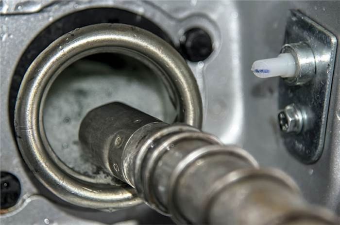 Fuel filling to the brim Fuel filling to the brim