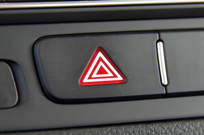 How to correctly use hazard lights in your car