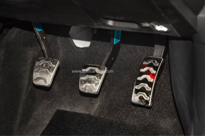 hyundai-i20-n-line-clutch-paddle hyundai-i20-n-line-clutch-paddle