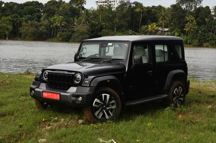 mahindra-thar-roxx-front-quarter-left