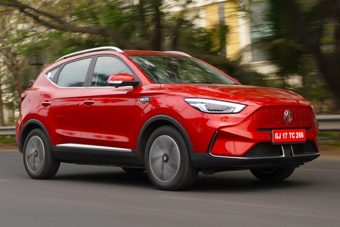 Fastest charging electric midsize SUVs in India