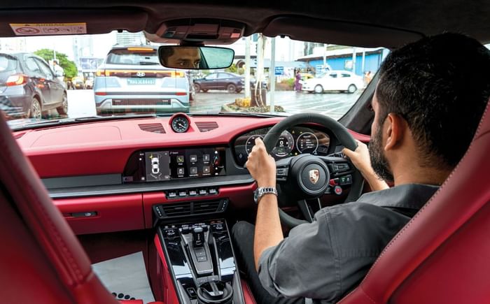 porsche-911-carrera-4-gts-interior