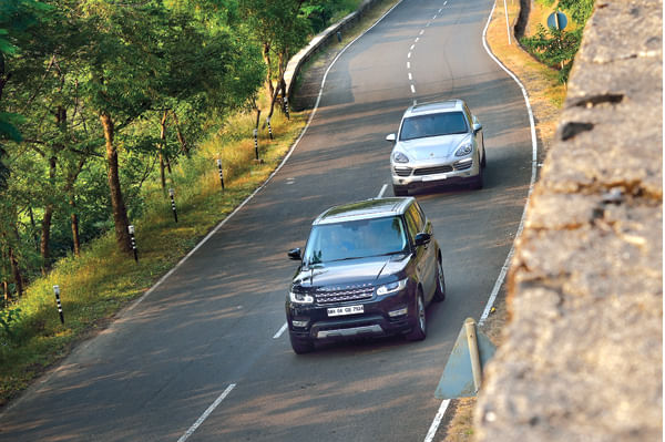 New Range Rover Sport SDV6 vs Porsche Cayenne Diesel