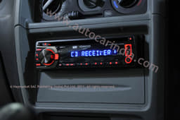 Alto 800cc Xplore Single-DIN music system