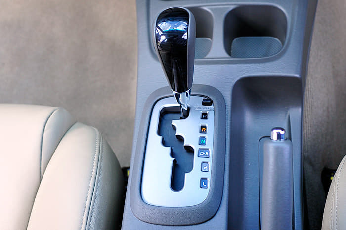 2011 Toyota Fortuner 2WD automatic image gallery