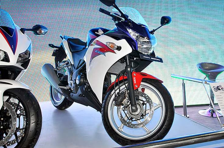 Honda CBR 150R will be powered by 18bhp 150cc motor. Honda CBR 150R will be powered by 18bhp 150cc motor.