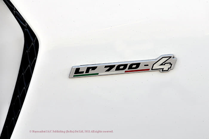 Longitudinal Posterior, 700PS, 4-wheel-drive 