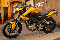 New Bajaj Pulsar 200NS Gallery