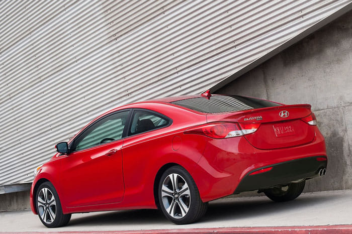 Hyundai Elantra Coupe - Image 5