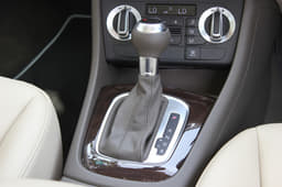 7-speed S-tronic gearbox standard on the Q3. 