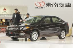 The SouEast V5 saloon is based on an old Mitsubishi Lancer