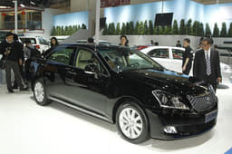 The Toyota Crown, a joint venture between FAW and Toyota, has been given a mid-life facelift.