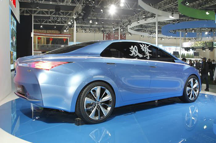 There are no production plans, but it will inspire a plug-in hybrid for 2015