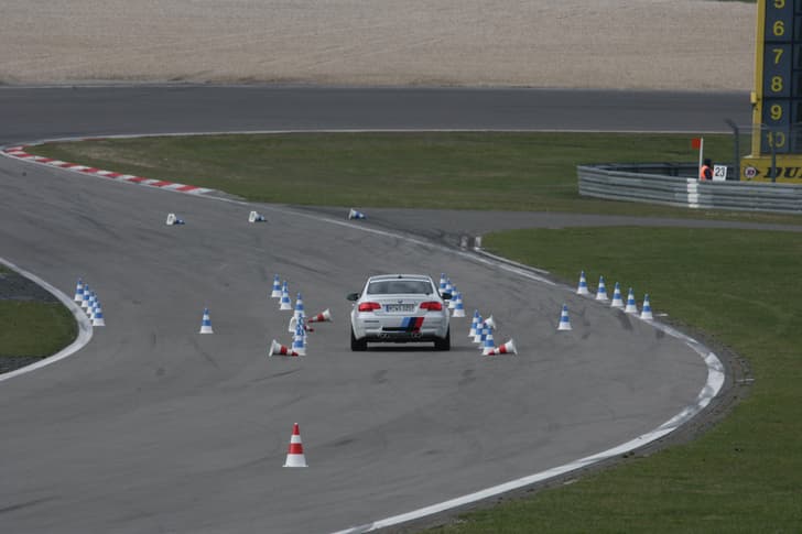 More lane change manoeuvres