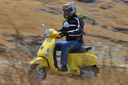 Vespa LX 125 image gallery