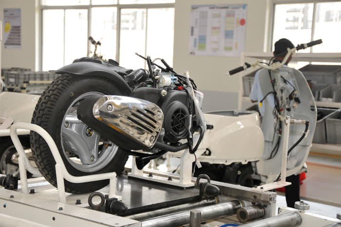 Making of the Vespa scooter