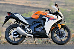 Honda CBR150R image gallery