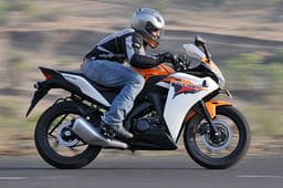 Honda CBR150R image gallery