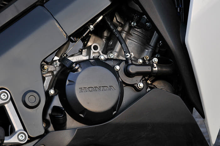 Honda CBR150R image gallery