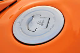 Honda CBR150R image gallery