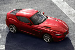 The contoured bonnet builds on with sweeping lines and taut surfaces. A pair of air intakes integrated into the bonnet send extra supplies of air into the engine compartment and highlight the presence of the high-performance engine beneath. 