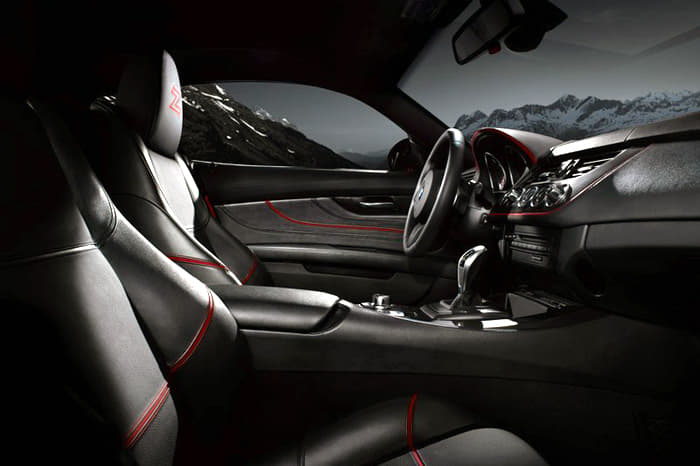 Exquisite materials and high-quality details provide an extremely stylish showcase for the interior's sporting flair and driver focus.