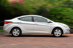 New Hyundai Elantra 2012 photos
