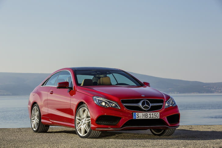 Mercedes E-Class coupe and cabriolet photo gallery