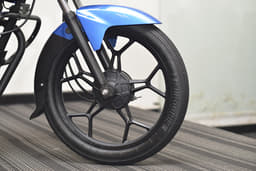 Bajaj Discover 100T detailed photo gallery