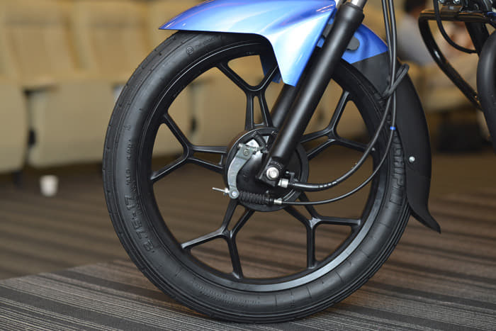 Bajaj Discover 100T detailed photo gallery