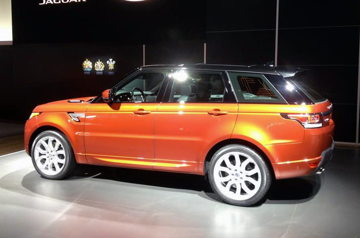 Design cues from the Evoque are clear to see in the Range Rover Sport
