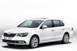 Skoda Superb facelift photo gallery