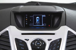 The build and plastic quality on the two-tone dashboard is decent for this class of car