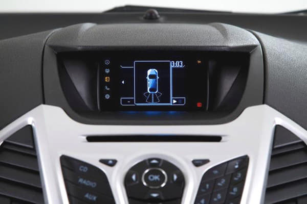 The build and plastic quality on the two-tone dashboard is decent for this class of car