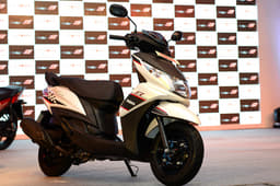 Yamaha Ray Z photo gallery