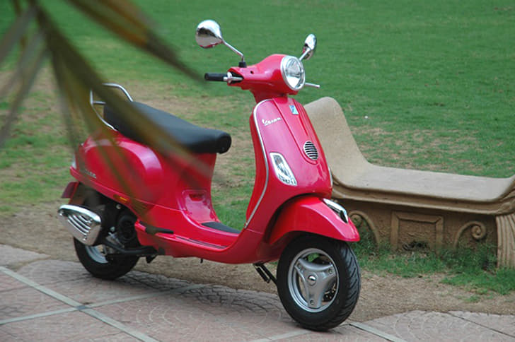 New Vespa VX 125 photo gallery