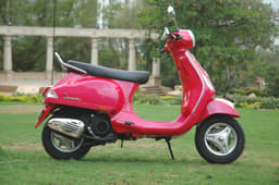 New Vespa VX 125 photo gallery