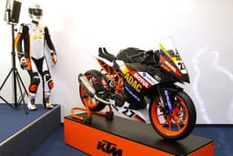 KTM RC390 Cup race bike photo gallery