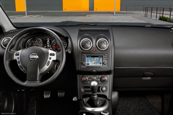 Nissan Qashqai photo gallery