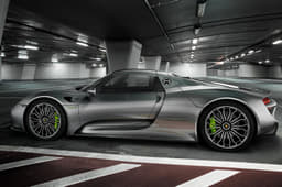 Porsche 918 Spyder photo gallery