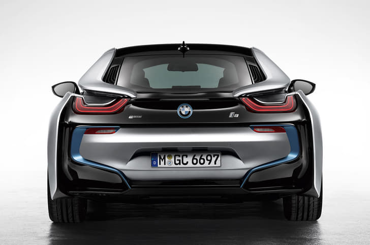 New BMW i8 supercar photo gallery