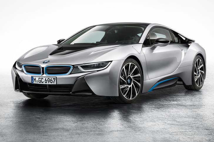 New BMW i8 supercar photo gallery