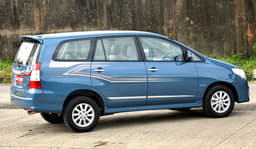 Toyota Innova facelift photo gallery