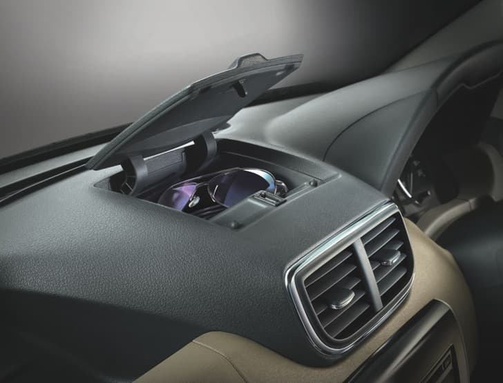 New Nissan Terrano SUV photo gallery