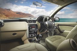 New Nissan Terrano SUV photo gallery